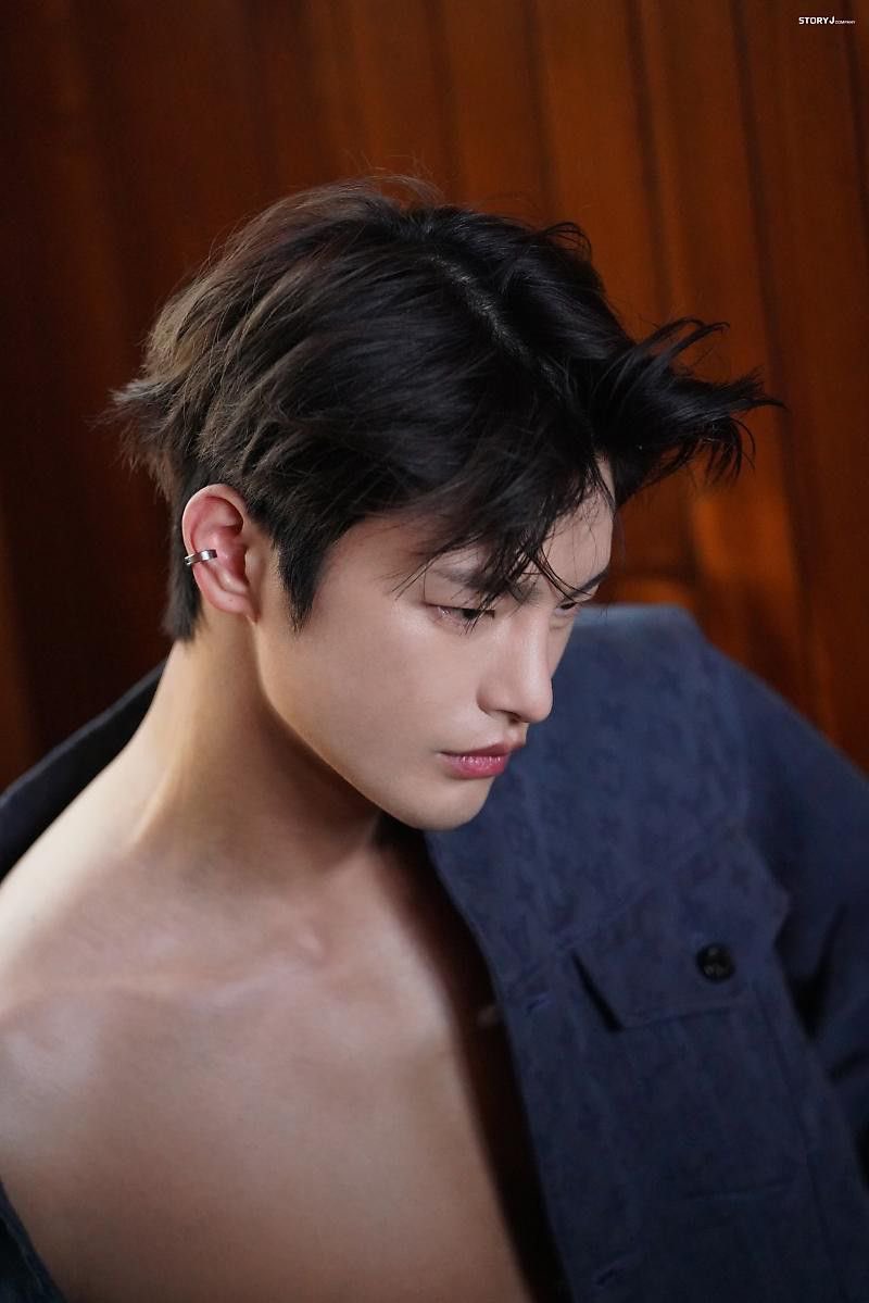 wonderpuiz's tweet photo. 'Monthly Boyfriend' ซีรีส์แนวโรแมนติกคอมเมดี้นำแสดงโดย JISOO และ Seo Inguk จะเริ่มถ่ายทำกลางเดือนนี้จนถึงกลางเดือนเมษายน 2025
งั้นที่พี่จีซูเปลี่ยนสีผมเพราะถ่ายทำซีรีส์เรื่องใหม่สินะ