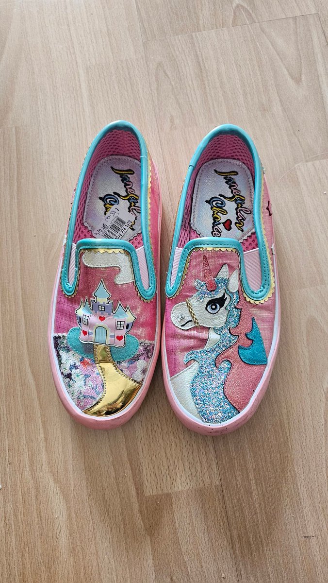 I've been going on walks every other day to help with the  broken brain. I got drenched on the way to the shop. It was still raining when I left so popped into the charity shop to find these and they actually fit 😭 I feel so lucky