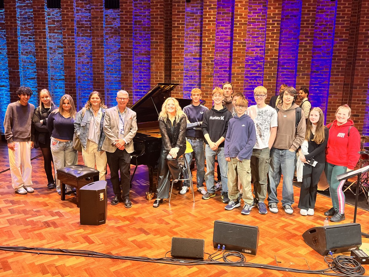 🎶A fantastic, inspirational evening for Y11 and Y10 GCSE Music pupils last night watching the amazing vocalist Claire Martin OBE and the Martin Sjöstedt trio✨