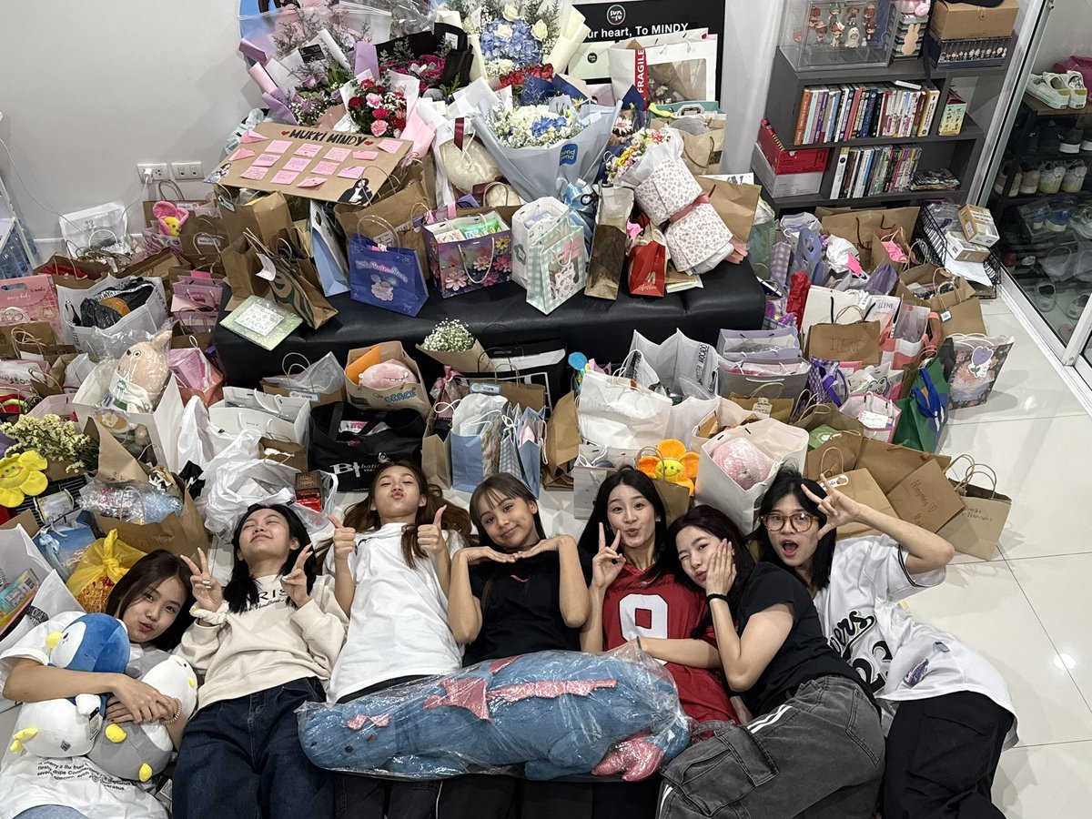 PANGJANG_M's tweet photo. Happiness

#MINDY1stANVFanmeet https://t.co/IHUgsUyqKN