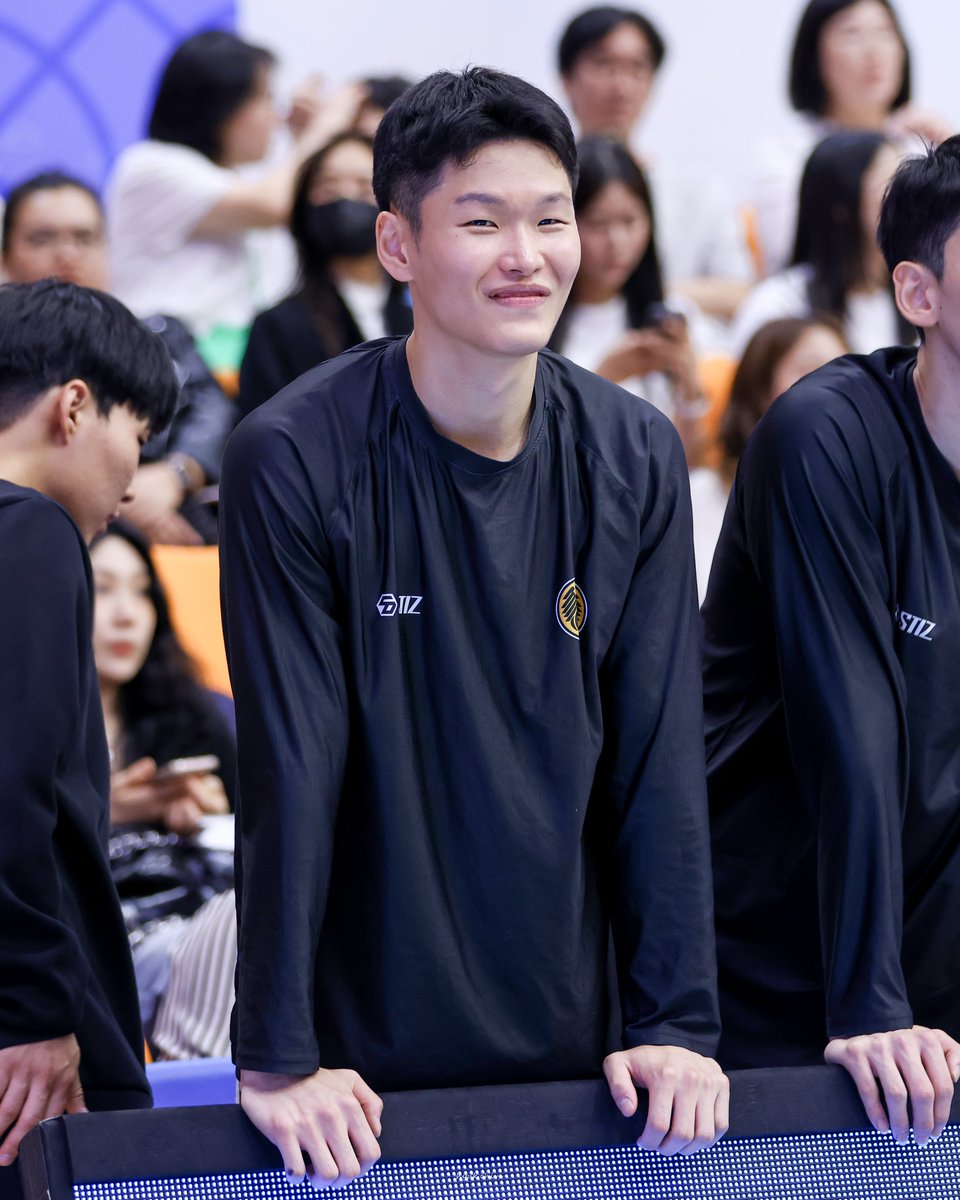 _go_pic's tweet image. 컵대회 1차전의 모든 사진 속 동혁이가 ｡◠‿◠｡ 이렇게 웃고 있잖니 🫳🏻🫳🏻

#국군체육부대 #신동혁