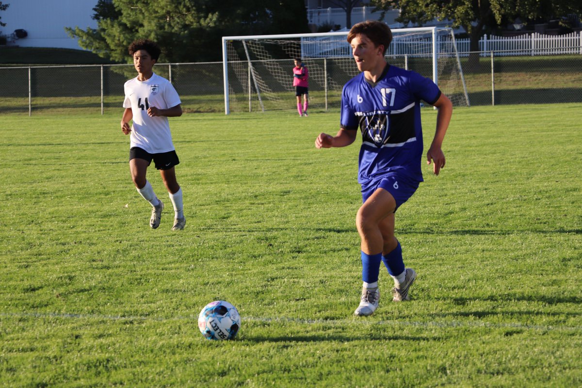 Our JV <a href="/libsoccer/">LHS Jays Soccer</a> Jays have started the season with a 5 wins, 1 tie, and 2 losses, and have won four consecutive games. Last week was topped off with a 2-1 redemption win over Park Hill South in the final minute of the game and a 3-1 victory at St. Joe Central. (📸 <a href="/alineibling/">Ali Neibling</a> )