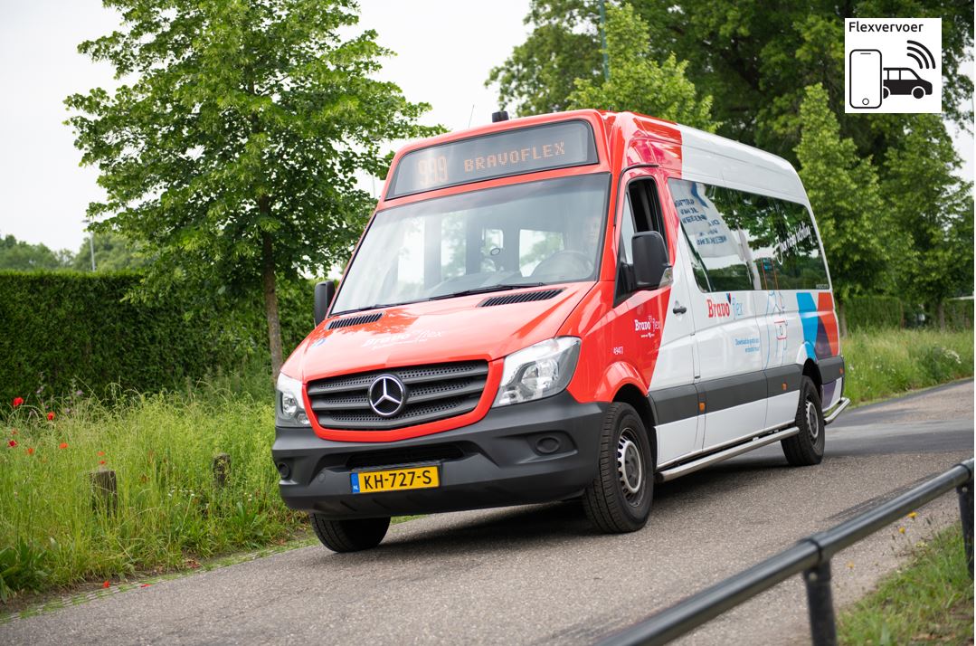 RNOB_regio's tweet photo. 🚌🚴🚗Gemeenten in #NoordoostBrabant maken werk van beter bereikbare kernen en wijken aan stadsranden. Op basis van onderzoek @RHDHV_NL heeft #RNOB een handelingsperspectief gemaakt met praktische verbetertips, met speciale aandacht voor kwetsbare groepen. https://t.co/CDYp9mQDpQ https://t.co/C6krCv16tl