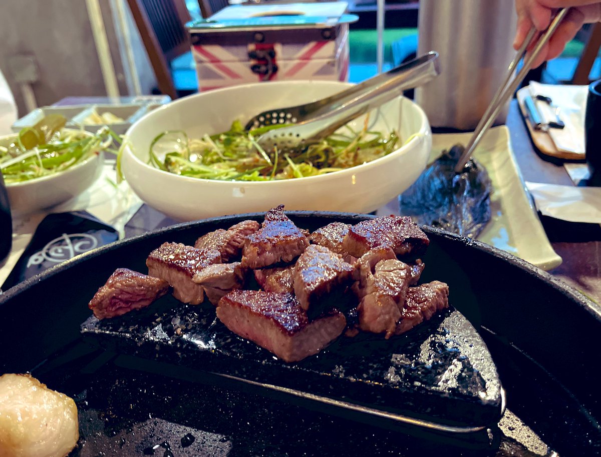 manakr5's tweet photo. 久しぶりの韓牛（ハヌ）。
柔らかくてとろけた😋　#우봉 https://t.co/Phv56dQiHN