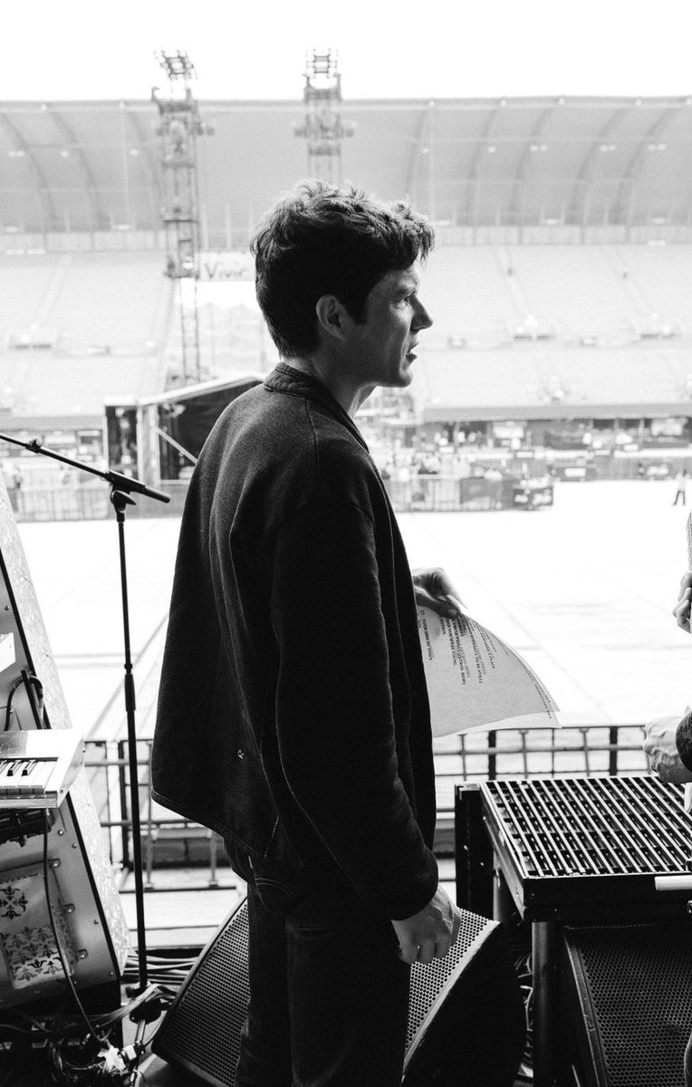 Brandon Flowers daily tweet media