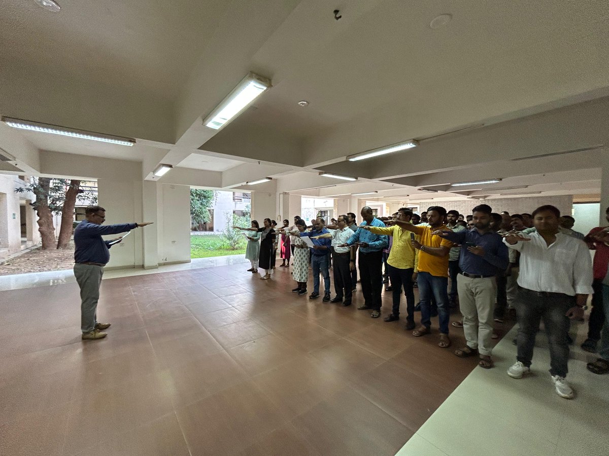 IsrGujarat's tweet photo. Today's pics of Bharat Pledge by ISR staff 
#vikassaptah #23yearsofseva
@PMOIndia @CMOGuj @infoGuj @DSTGujarat https://t.co/TSDqaBd93g