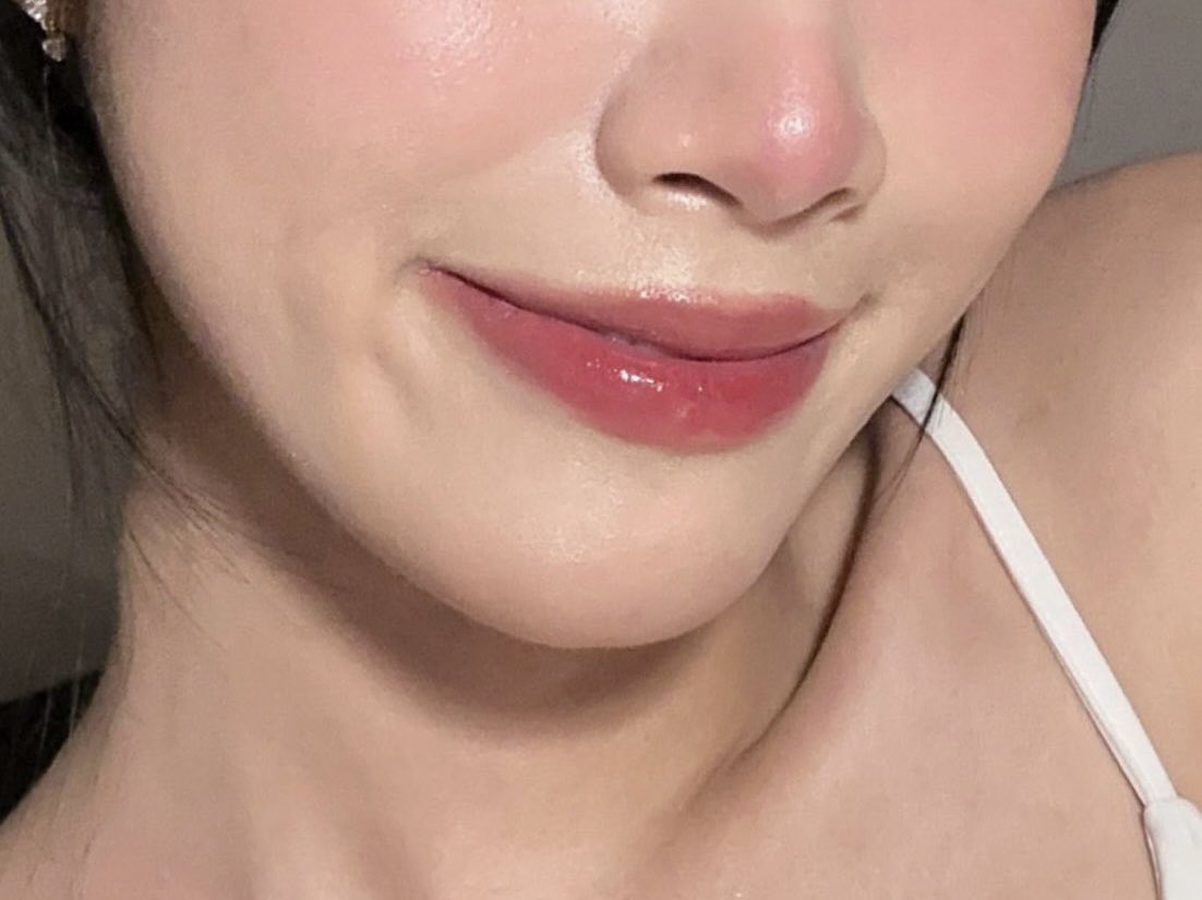 มารวม fav ลิปสีสวย+ติดทนในครึ่งปีแรกทั้งหมด ตั้งแต่ใช้มาไม่มีผิดหวังสักตัว หมดแล้วซื้อซ้ำแน่นอน มีทั้งเนื้อฉ่ำ,แมตต์ รวมมาให้ทุกโทนที่ชอบ (ต่อในเธรด)