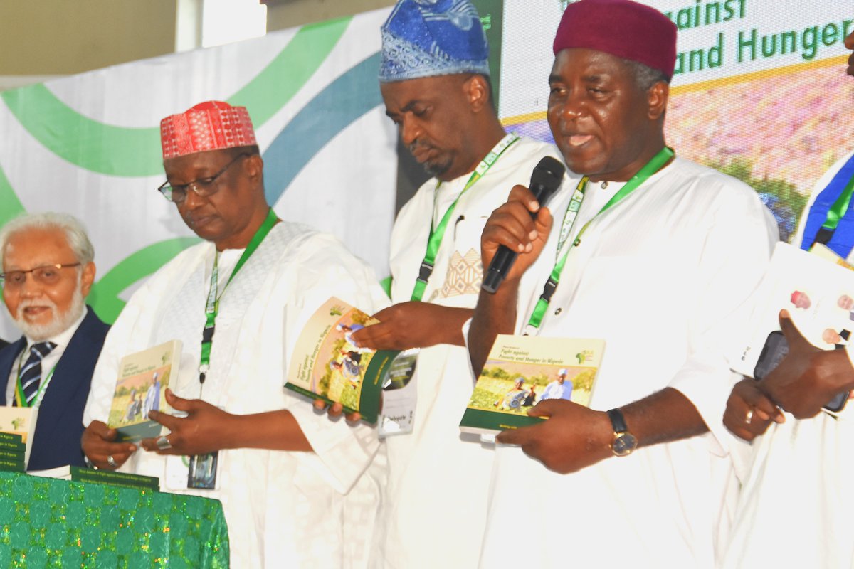 NigeriaSasakawa's tweet photo. @NigeriaSasakawa launches history book titled “Three Decades of Fight against Poverty and Hunger in Nigeria, written by Prof. M.K Othman. The book was officially unveiled by Kano Governor, Engr Abba Kabir Yusuf, represented by his deputy, Aminu Abdulssalam Gwarzo. #KSADPworkshop https://t.co/weEM1af06c
