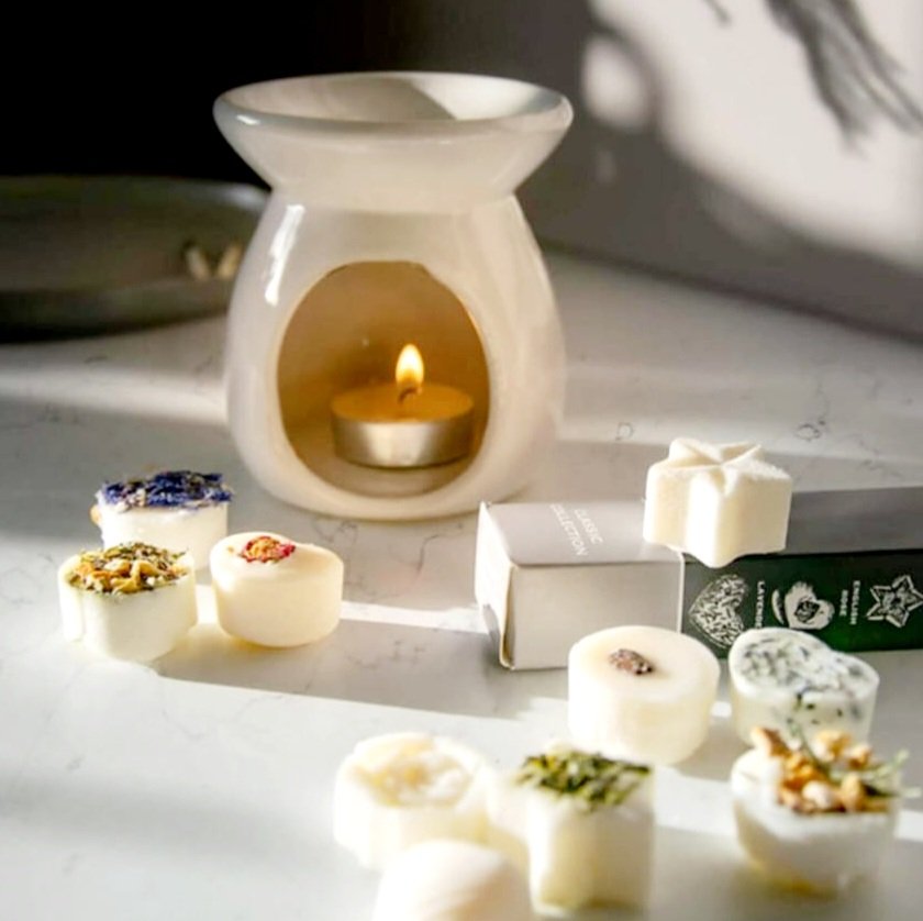 We love our fabulous Freckleface products and they make the perfect gifts this season! Which is your favourite scent? 
#freckleface #waxmelts #waxmeltburners #cosy #maybugs #independentbusiness #shoplocal #supportsmallbusiness #giftideas #giftshop