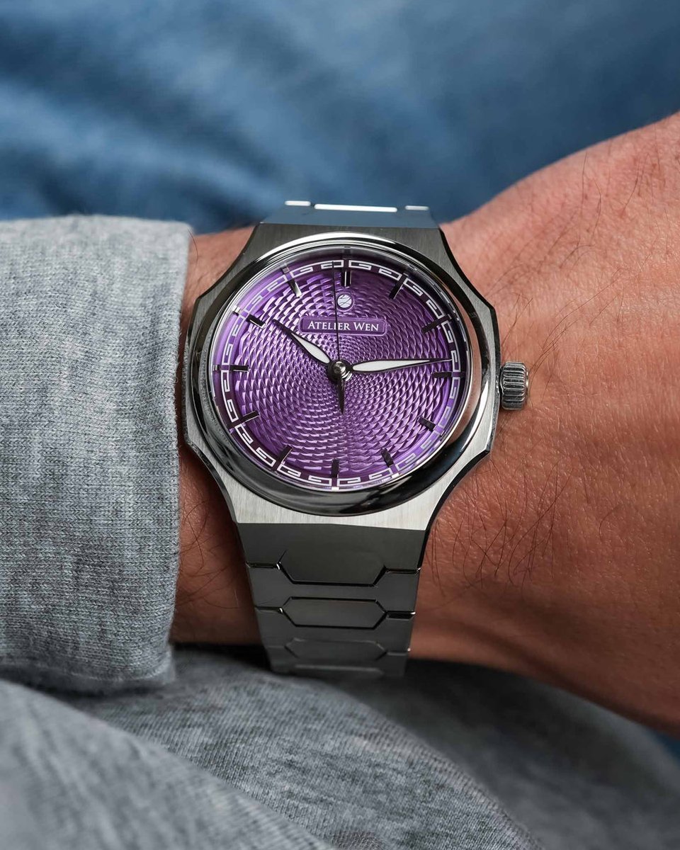 MONOCHROMEwatch tweet picture