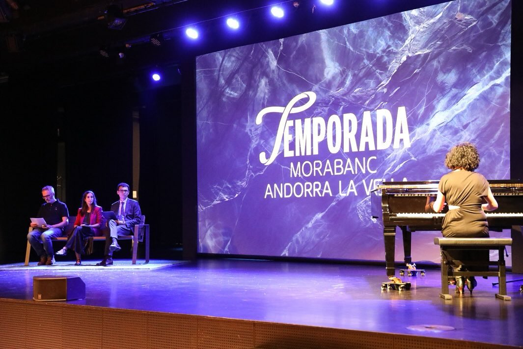 jordisabataf's tweet image. Presentem La Temporada @MoraBanc @AndorraCapital que codirigim amb l'@Oriol_Vilella! Feina intensa amb un programa amb Golda Schultz, Joaquín Achúcarro, Perla Batalla, BDance Taipei, ITDansa, Cosmos Quartet, Marc Minkowski, i el Cor de Cambra del Palau! latemporada.ad