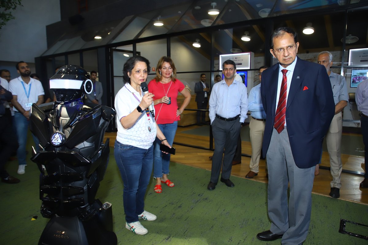 NestleIndia's tweet photo. Nestlé India’s Innovation Day brought to fore cutting-edge NexGen technologies and Robotics, uniting employees in a collective vision for the future. #InnovateTogether #NestleInnovation #FutureTech #CollaborativeVision https://t.co/YatV75b7SO