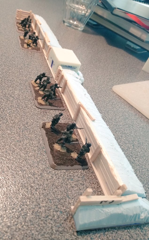 RensvV's tweet photo. 1 foot trench. https://t.co/xEfZ41M4JF