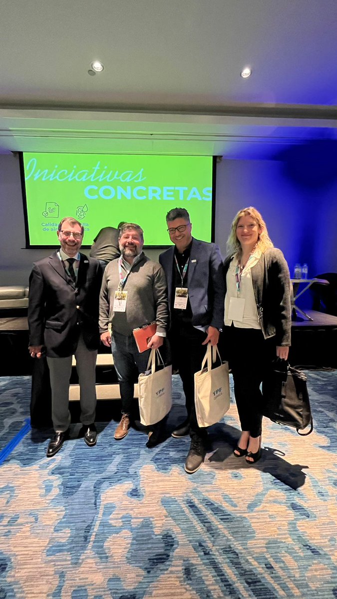 CATAMP_oficial's tweet image. CATAMP participó en "Argentina: Navegando los desafíos de la sostenibilidad", organizado por @ciqyp, abordando la seguridad en el transporte de sustancias químicas y el Programa de Cuidado Responsable del Medio Ambiente.

👉 Nota bit.ly/3NcCUEx

#CuidadoResponsable