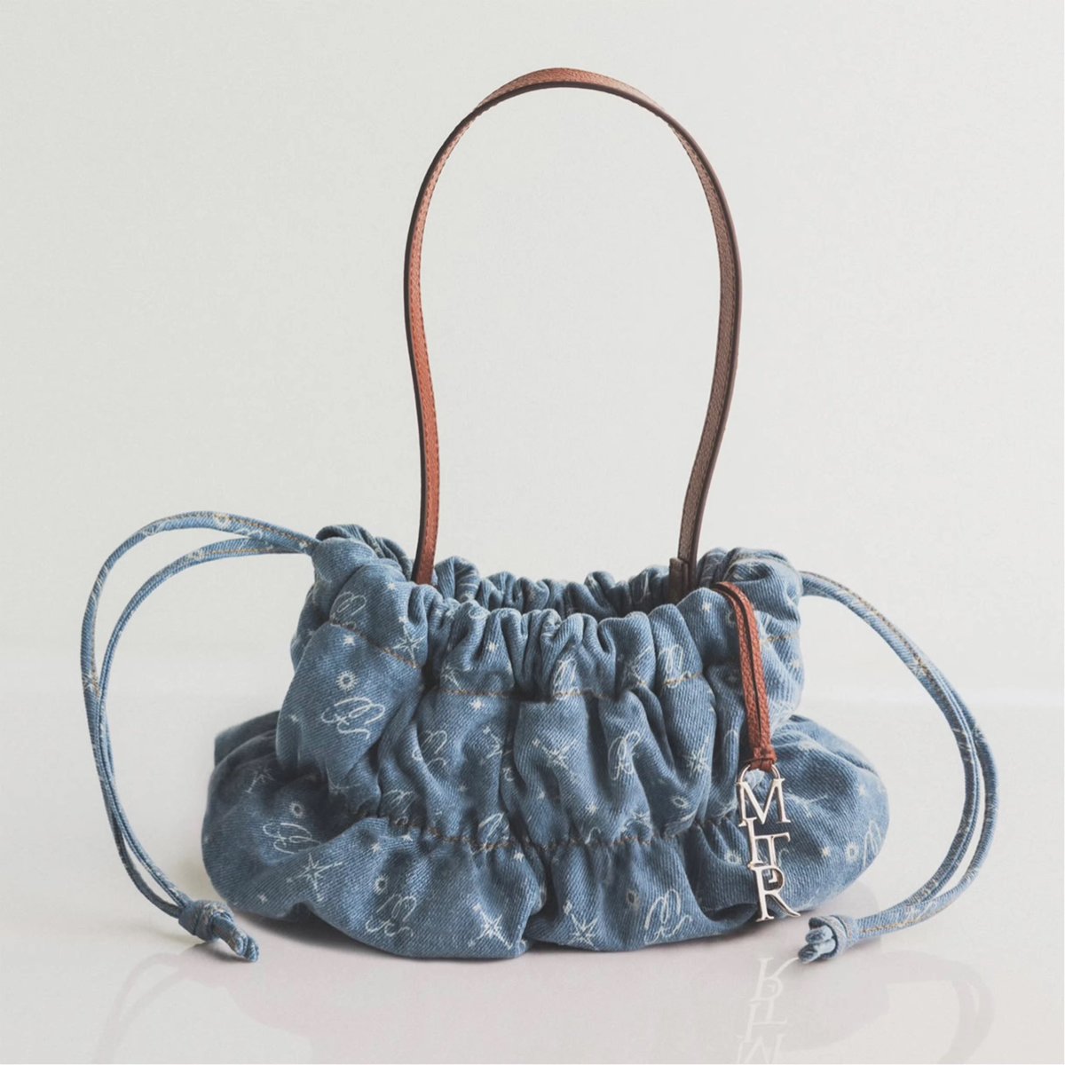 pre_4ever's tweet photo. Mitr Scrunchy Bag กระเป๋าตัวดัง ตัวฮิต สวยมาก ใช้ในวันสบายๆก็สวย แบบไม่เยอะ 

https://t.co/eIcJkHyRi9 https://t.co/t3G89Ev8Pc