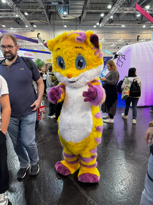 Ludovox_fr's tweet photo. À lire | Essen 2024 : petit tour au salon avec Daitoshi, Mesos, Prey, Panda Spin... ► https://t.co/1AOW6N7mt1
#j2s #Essen2024 #tabletop #boardgames #jeudesociété https://t.co/AwkwWgTQOS