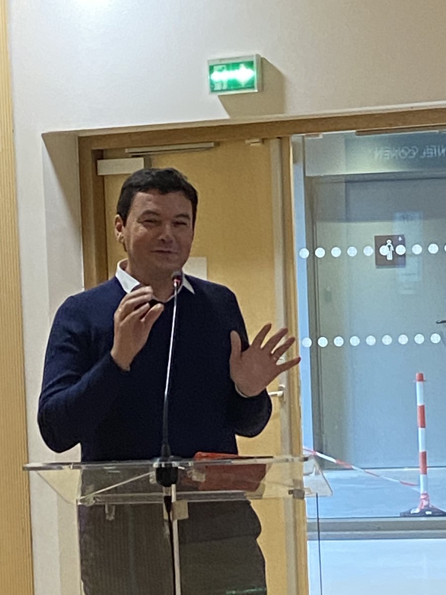 Une première séance passionnante pour les Midis de Jourdan à l'<a href="/ENS_ULM/">École normale supérieure | PSL</a>, autour de l’ouvrage Des électeurs ordinaires. Enquête sur la normalisation de l’extrême droite (<a href="/EditionsduSeuil/">Éditions du Seuil</a>) de Félicien Faury, discuté par Thomas <a href="/PikettyWIL/">Thomas Piketty</a>. Merci à nos invités et au public nombreux!