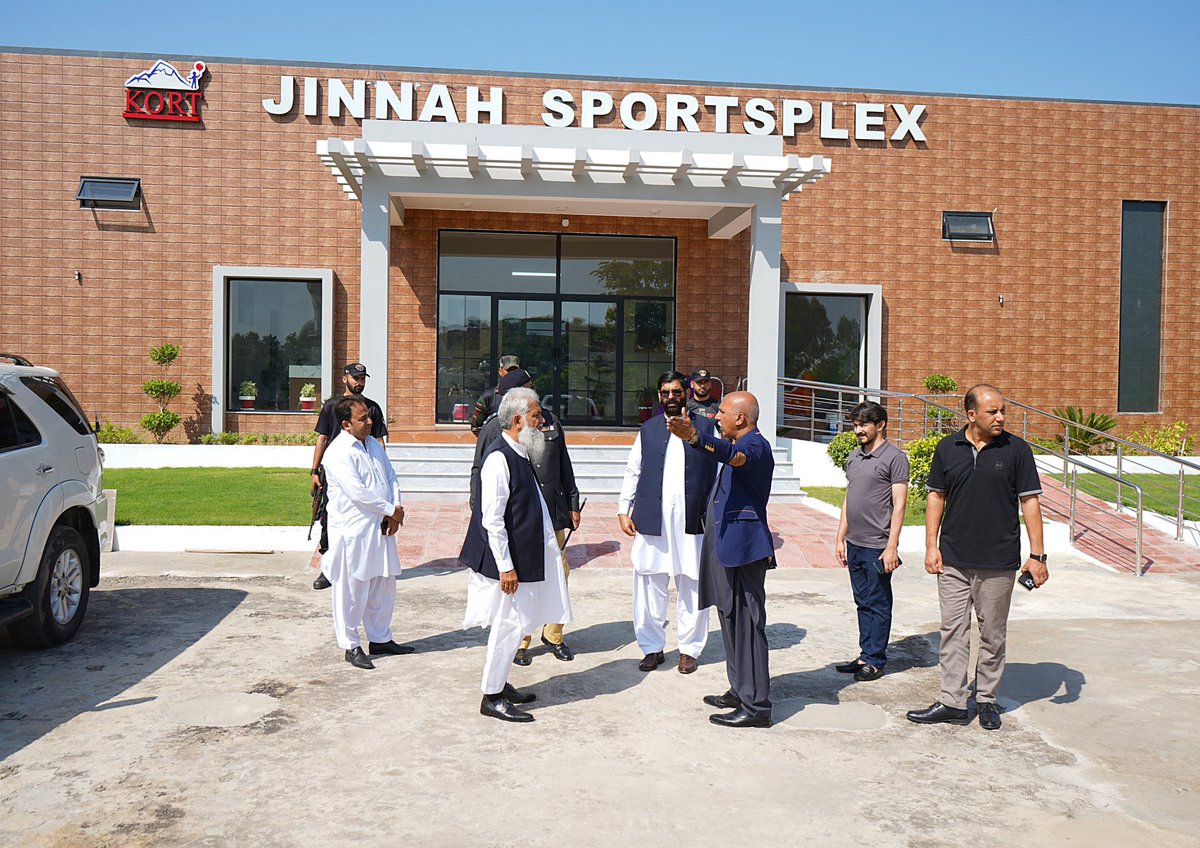 SDK_CD's tweet image. Commissioner Division Mirpur Ch Mukhtar Hussain, Deputy Commissioner Mirpur Yasir Riaz, and ASP Aamir Nawabi visited the Kashmir Orphans Relief Trust to tour its various departments. 

They praised the vital support and care provided to children affected by the 2005 earthquake.
