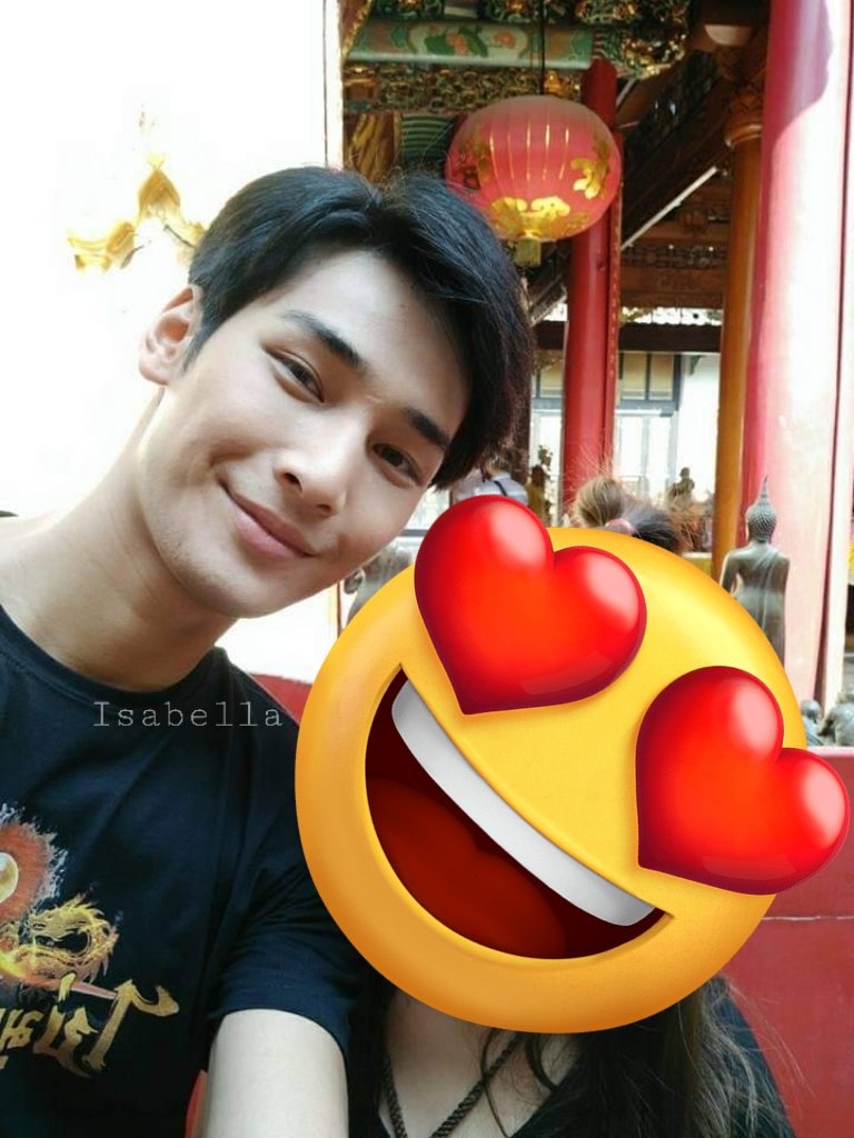 ความไปขายอาหารแมวให้พี่ ละนางเห็นรูปไลน์เป็นโป เลยอวดว่าเคยเจออาโปเมื่อหลายปีก่อน แล้วโปน่ารักมาก ชวนด้วยว่าถ่ายรูปกันมั้ยครับพร้อมกับส่งรูปมาอวดอย่างรวดเร็ว งื้อออออออแล้วโปคือหน้าใสกิ๊ก อย่างหล่อเลย 😍❤️

#ApoNattawin <a href="/Nnattawin1/">Nnattawin</a>