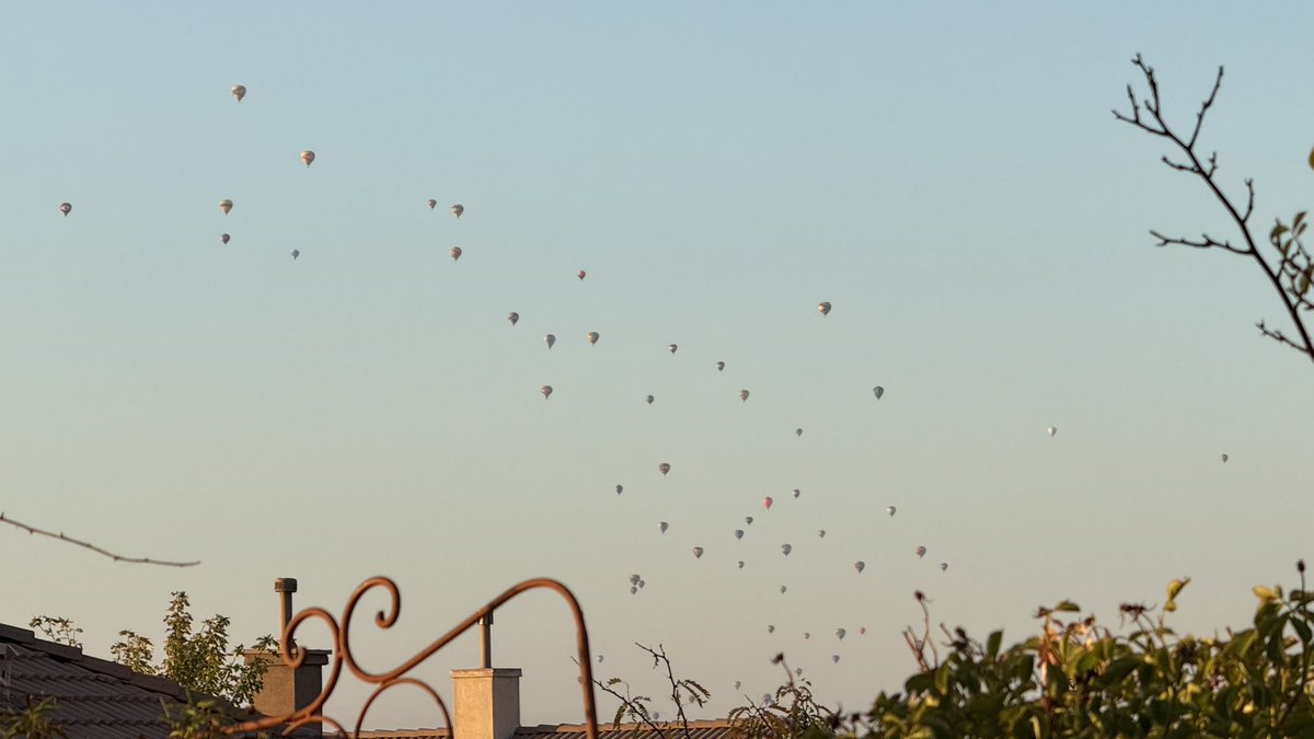 Great view of today’s launch from Bernalillo! <a href="/balloonfiesta/">Balloon Fiesta</a> #aibf #balloonfiesta