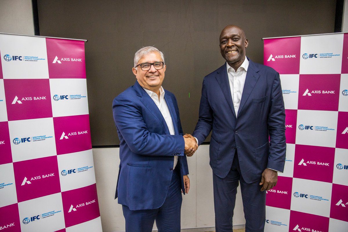 Going Blue! Proud to announce that IFC has made the first #BlueLoan by a financial institution in !India! We are investing $500 million to help <a href="/AxisBank/">Axis Bank</a> drive the blue economy and scale up financing of green projects. Together, we’re mobilizing climate finance for impactful,