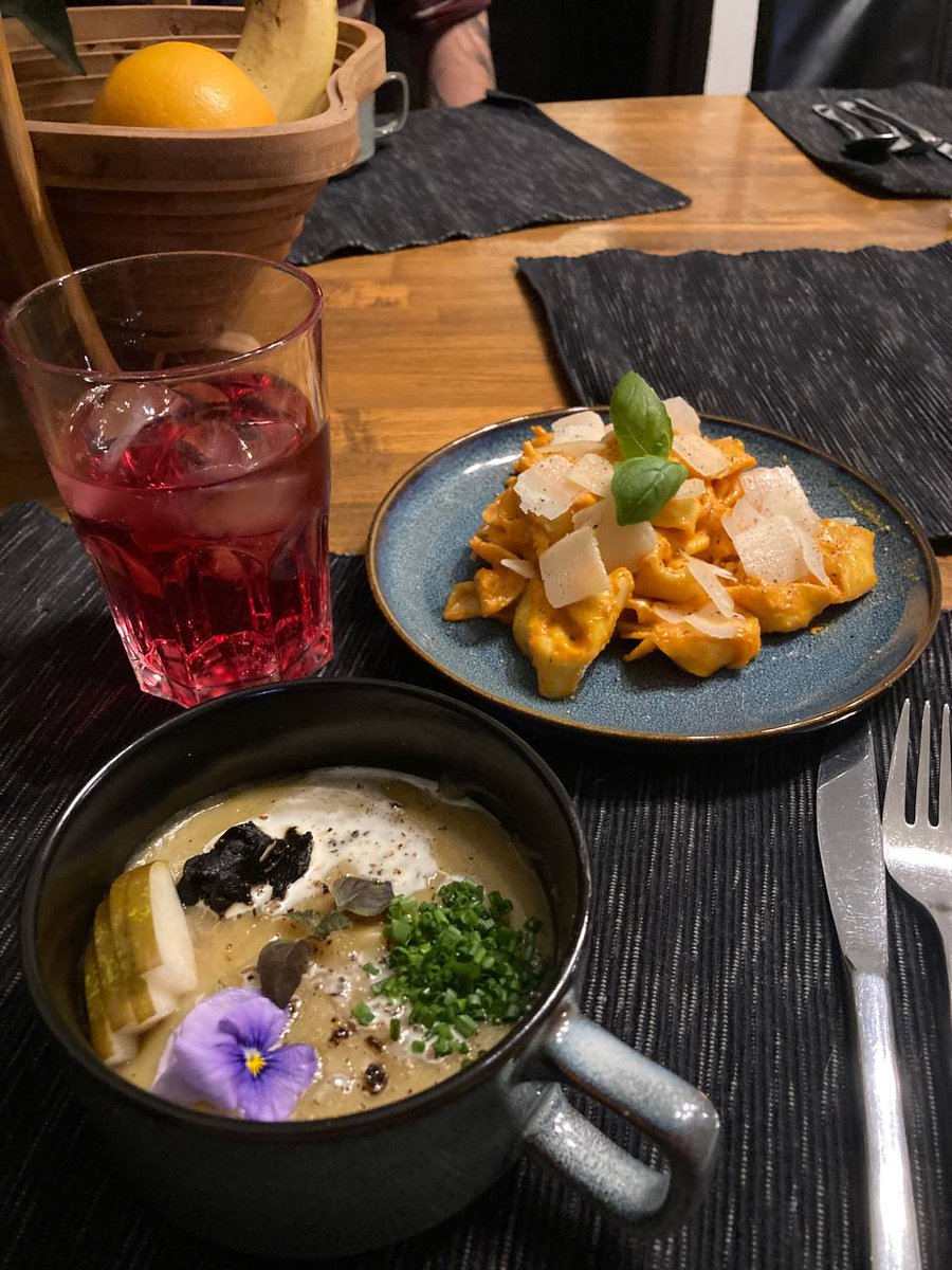 Kinda glad the homies actually took some pics of last nights dinner because in typical mutt fashion me forgor...

(ty <a href="/Woxplosion/">Wox 🎾</a>)