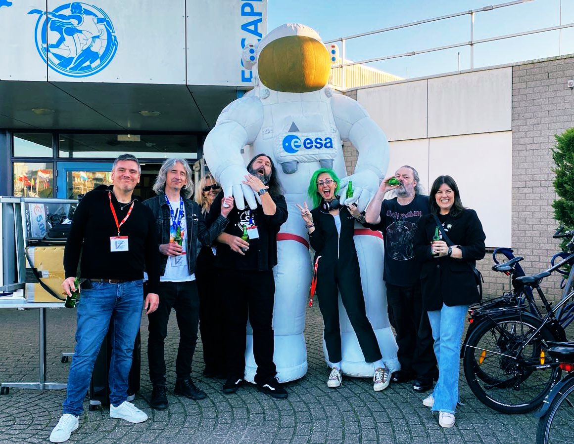 What’s that - You wanna see a dream team? 

BAM - drink it in, pals! This excellent bunch just organised  biggest <a href="/spacerockslive/">Space Rocks</a> event at ESA’s ESTEC yet - and we SMASHED IT! 

A better update will come, once I’m less annoyed about missing our Eurostar connection *again* 🫠😅