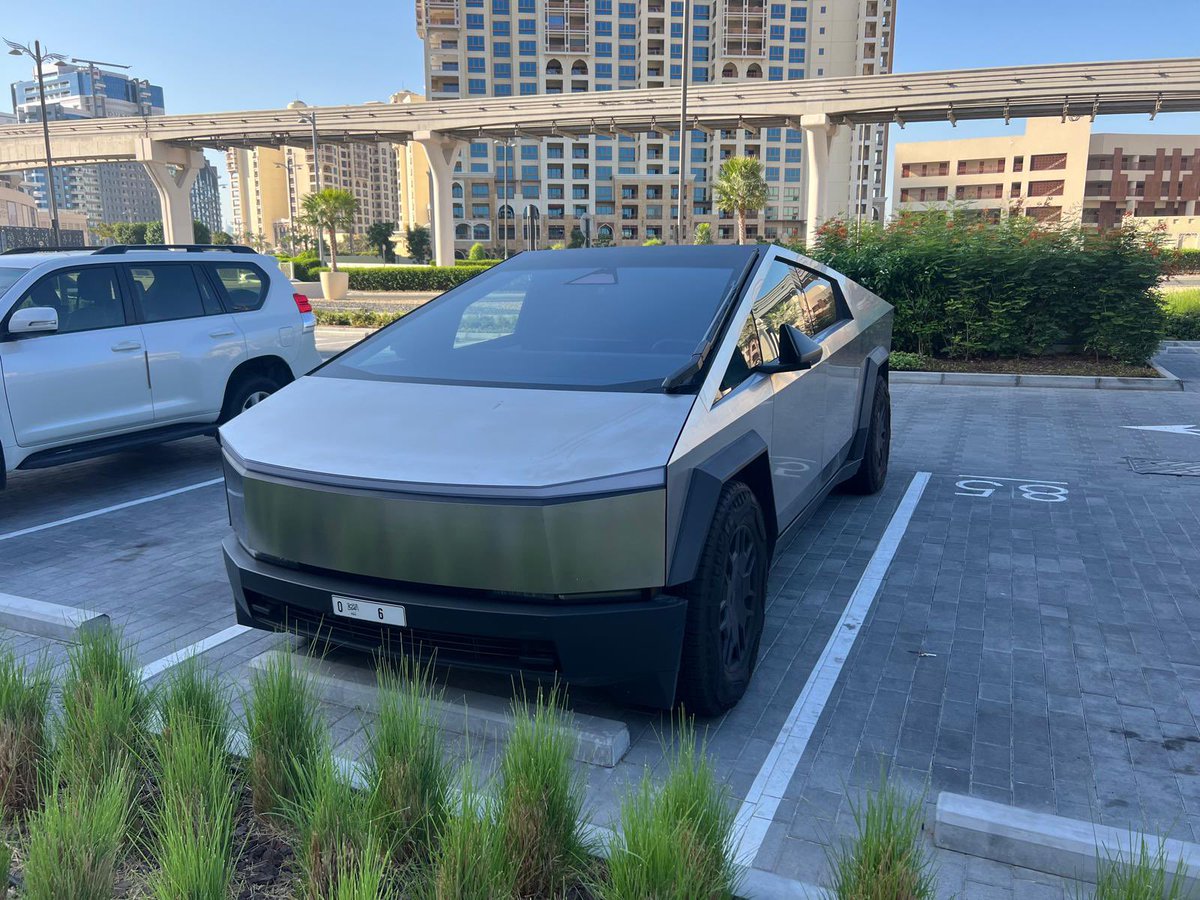 Tesla Update tweet media