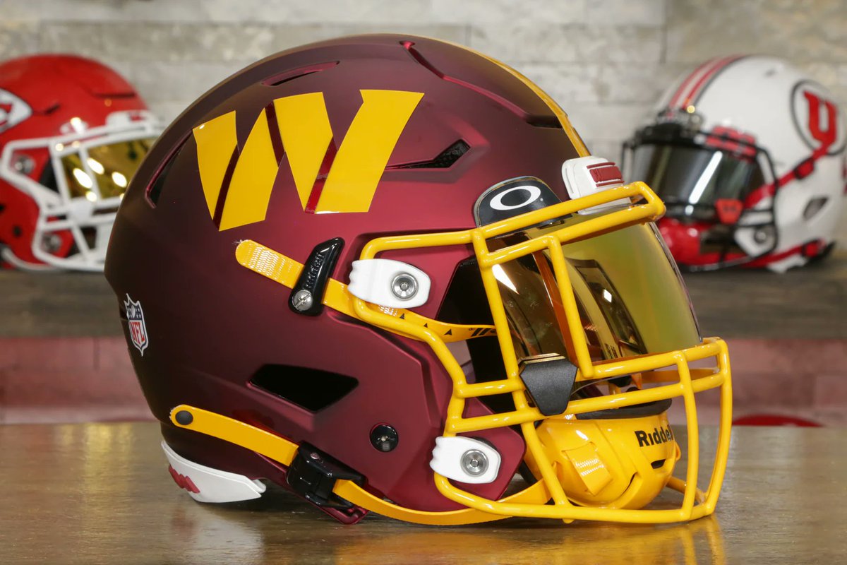 The name still sucks but switching from red facemasks back to yellow/gold would make it much more tolerable. 

We got the gold pants back, how about this??