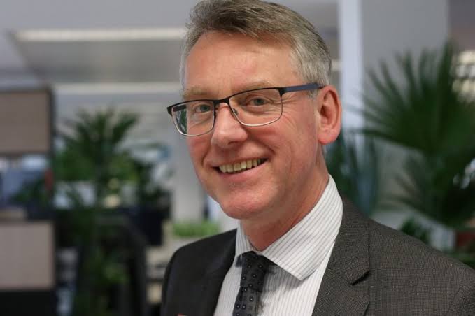 Sir Julian Hartley will be appointed as our new Chief Executive. 

Sir Julian has been the Chief Executive of NHS Providers, prior to which he had a distinguished career as Chief Executive of several organisations.

orlo.uk/eU6Uc