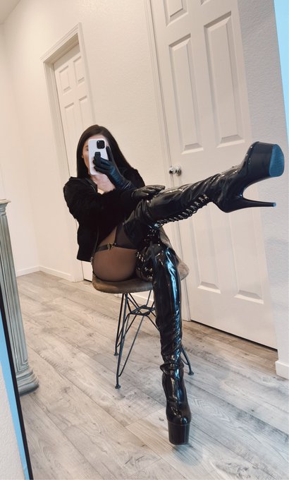 open wide, say &ldquo;ahh&rdquo; https://t.co/bfrMk74xzQ