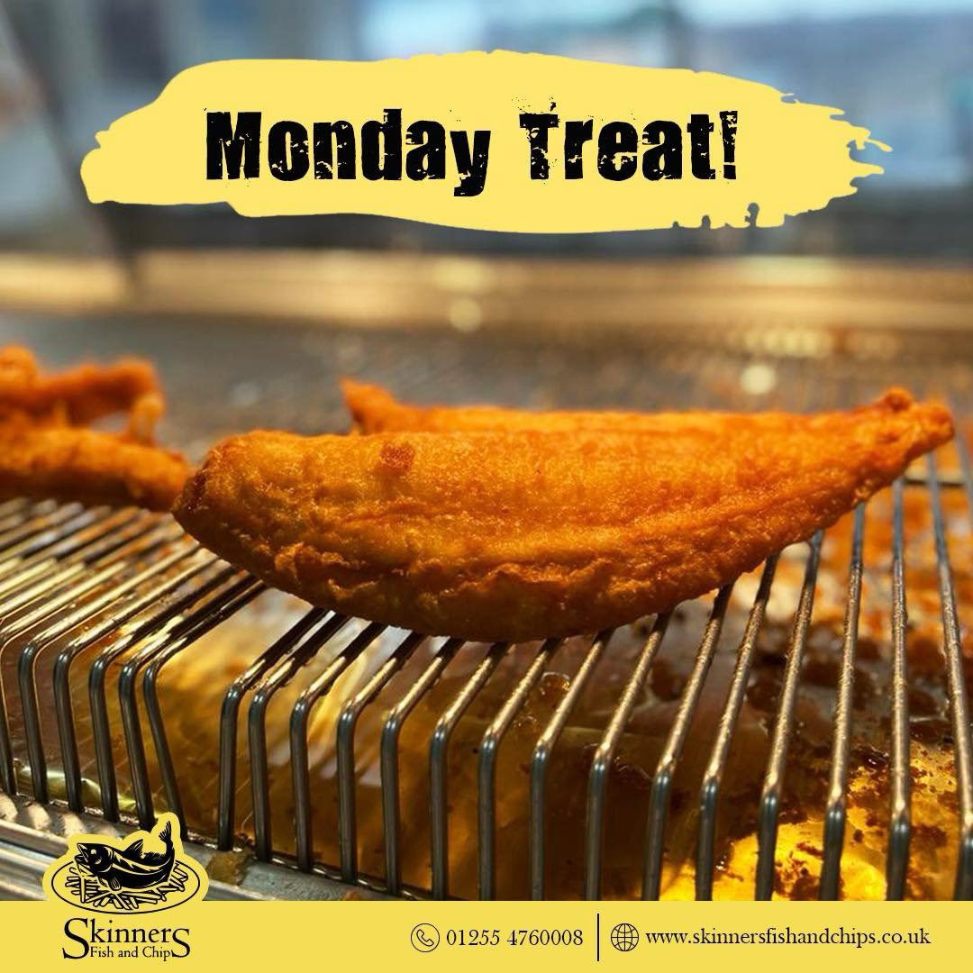 SkinnersClacton's tweet photo. Monday Treat!
Call us or order online at https://t.co/aVLB2VSYPV
#fishandchips #fishandchipsclacton #foodie #clacton #food #chips #bestfishandchips #callandcollect #clactononsea https://t.co/jeb8nHtfaS