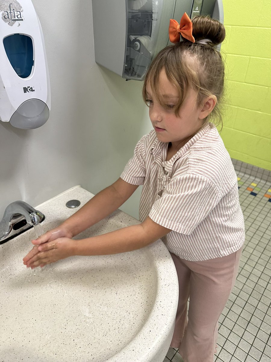 MrsTellier's tweet photo. PBIS skill of the week is bathroom behavior! Look at those clean hands! https://t.co/PWboZIz4LX