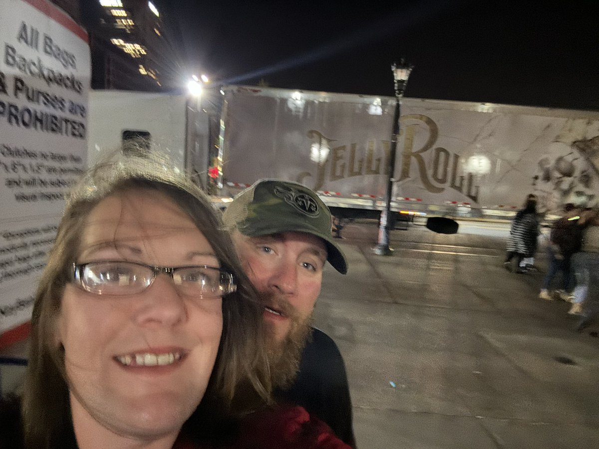 Kerry83's tweet photo. Life. Changing. Respect @JellyRoll615 https://t.co/kNOdw6giwF