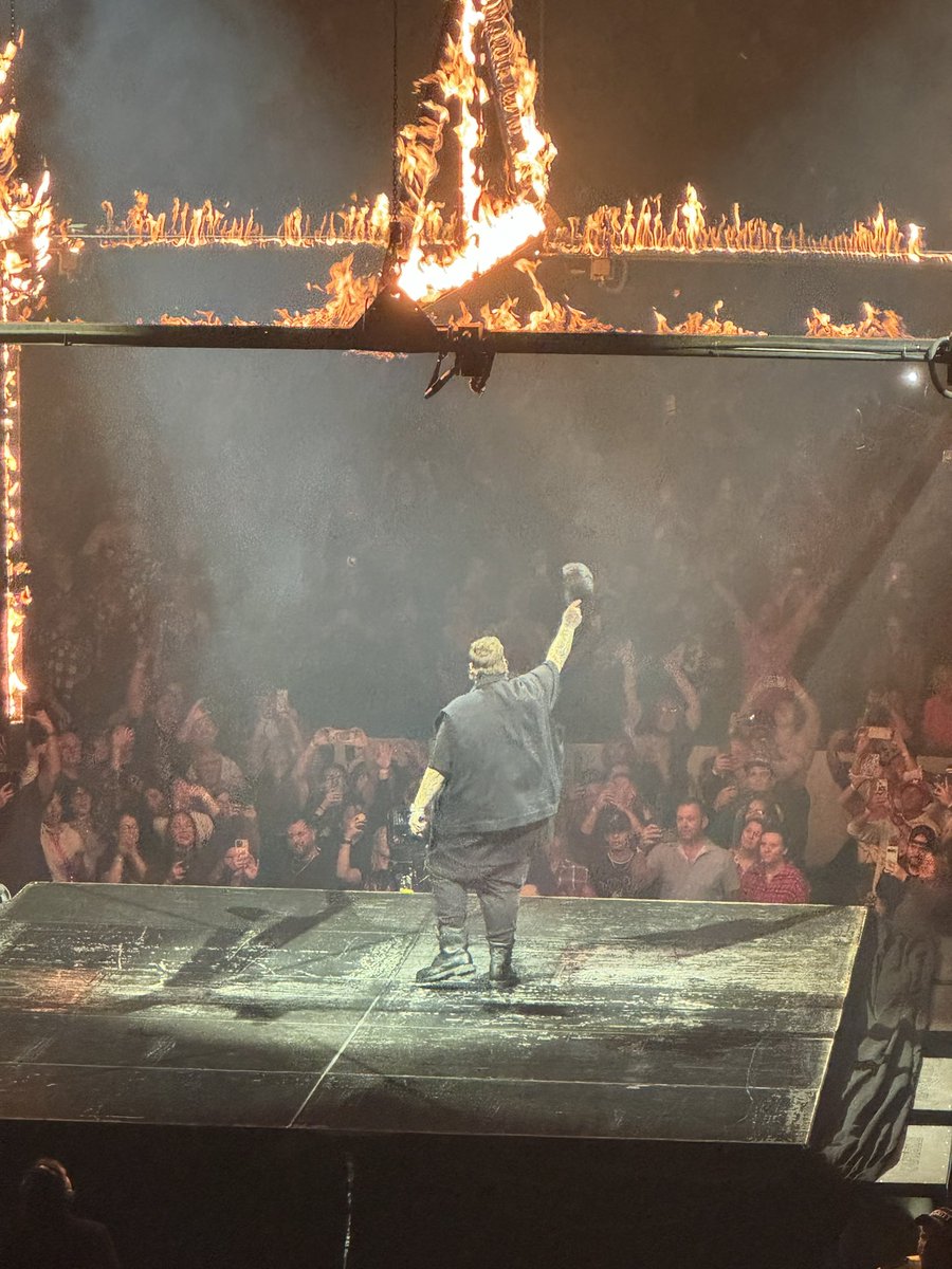 Kerry83's tweet photo. Life. Changing. Respect @JellyRoll615 https://t.co/kNOdw6giwF