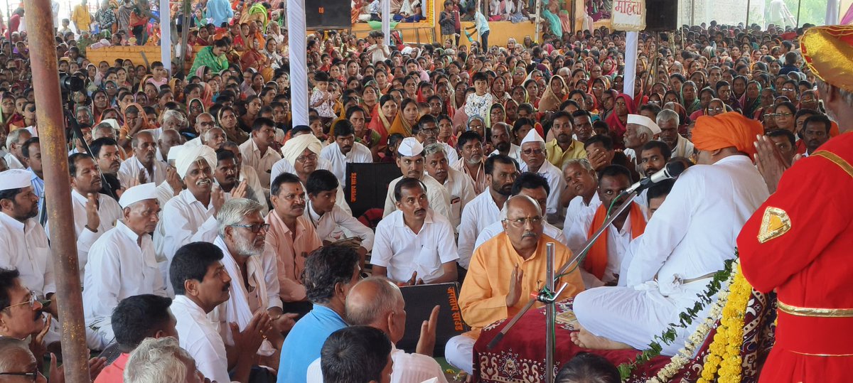 DilipKandkurte's tweet photo. #कलशारोहण कार्यक्रम
 
श्री सोनभर्डी माता देवस्थान मोजे सोनखेड हरबळ मडकी देवस्थान येथे कलशारोहण व नवरात्र उत्सव कार्यक्रमात उपस्थित राहून ह भ पा बाळू महाराज गिरगावकर  यांच्या अमृतवाणीतुन भक्तिमय वातावरणामध्ये  किर्तन श्रवण केले व देवीचे मनोभावे  दर्शन घेतले . https://t.co/5boly41BjW