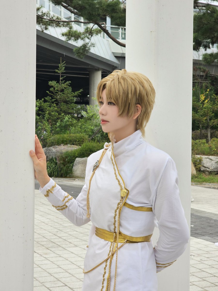 일요일 수코,부만축 잠시 동안 아현이로 다녀왔어요~~갑자기 비도 오고 추워져서 다들 너무 고생 많으셨어요~!!
로판일러 뜨자마자 우당탕탕 준비했는데 급히 알아봐주시고 좋아해주셔서 너무 기뻤어요🥹💖다음부터는 무조건 부만축으로 갈래요...😇