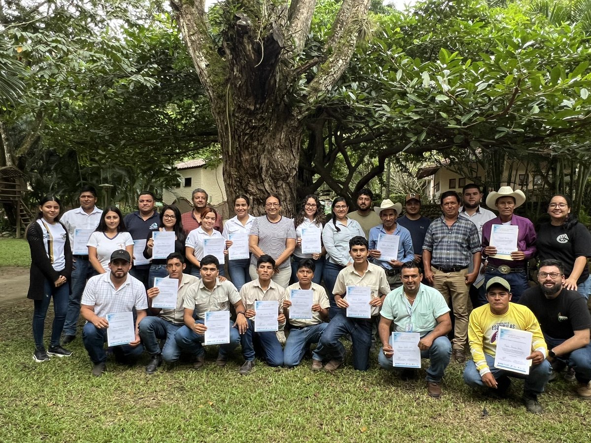 Supporting sustainable livelihoods and tree conservation in Trifinio Biosphere Reserve in Guatemala, a  Morton Arboretum, and Herbarium CECON Walder project. Thanks to Plan Trifinio for all the support.<a href="/MortonGTCP/">GlobalTrees@Morton</a> <a href="/bgci/">Botanic Gardens Conservation International</a> <a href="/ArbNetorg/">ArbNet</a> <a href="/IntlOakSociety/">International Oak Society</a>