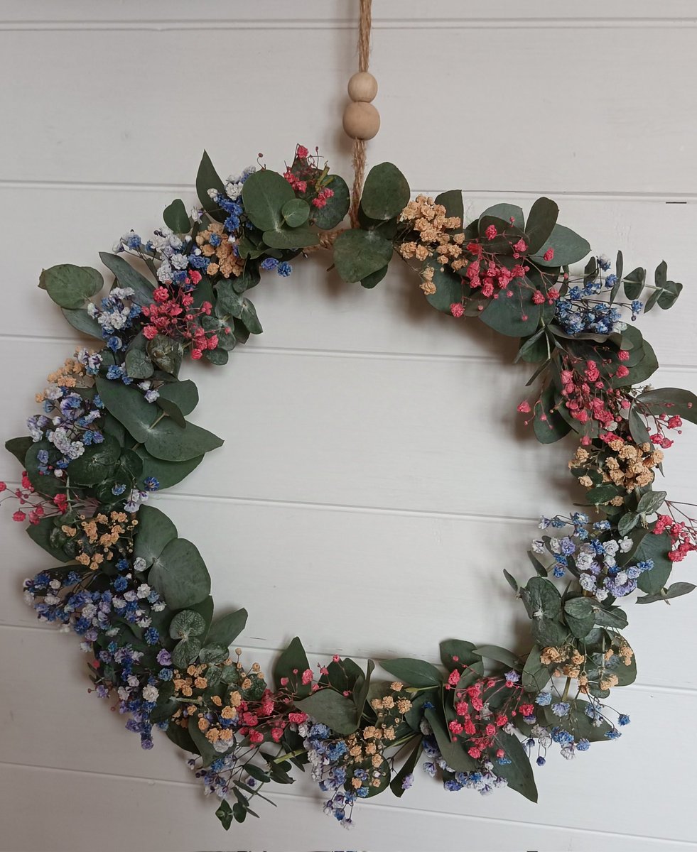 Aquest matí, en el Taller de flors: "Flors a la Rambla" hem après a fer aquesta decoració tan bonica.
#FestadelRoser #LaRambla
<a href="/AmicsdeLaRambla/">Amics de La Rambla</a> <a href="/GremiFloristesc/">Gremi Floristes</a> <a href="/mercatboqueria/">mercatboqueria</a>