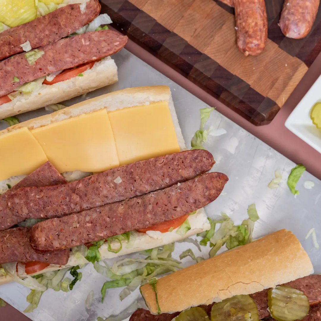 ShortStopPoBoys's tweet photo. Craving something SPICY? ❤️‍🔥 Our Hot Sausage Links Po'boy is sure to hit the spot! Featuring spicy, flavorful hot links served just the way you like them. 

Satisfy your cravings and order online for pickup today: https://t.co/MHc9mkdbgh https://t.co/UzzfiR5Rj5