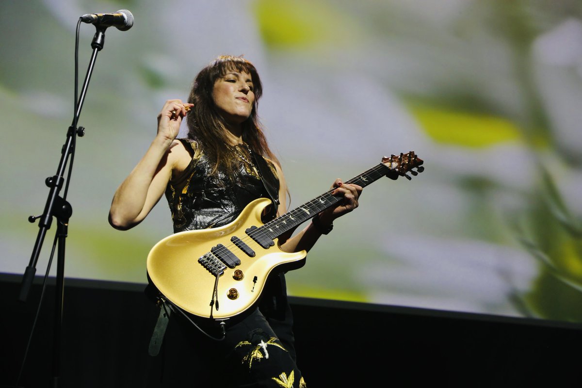 Donna Grantis (@donnagrantis) on Twitter photo 5 pickups + 3 way tone selector = 13 sounds! 💛✨🌟✨💛 <a href="/prsguitars/">PRS Guitars</a> #MyPRS #513 @AVAfestival_ 5 pickups + 3 way tone selector = 13 sounds! 💛✨🌟✨💛 <a href="/prsguitars/">PRS Guitars</a> #MyPRS #513 @AVAfestival_
