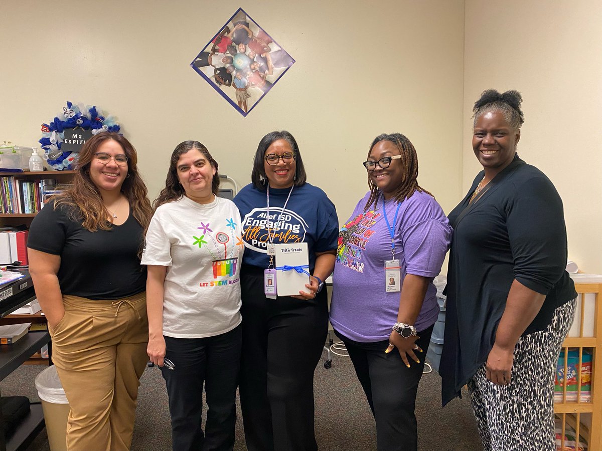Shout out to our instructional coaches 💪🏻 for all they do for our staff and students 🤩 Happy Instructional Coaches Day! <a href="/hearnehusky/">Hearne Elementary</a>