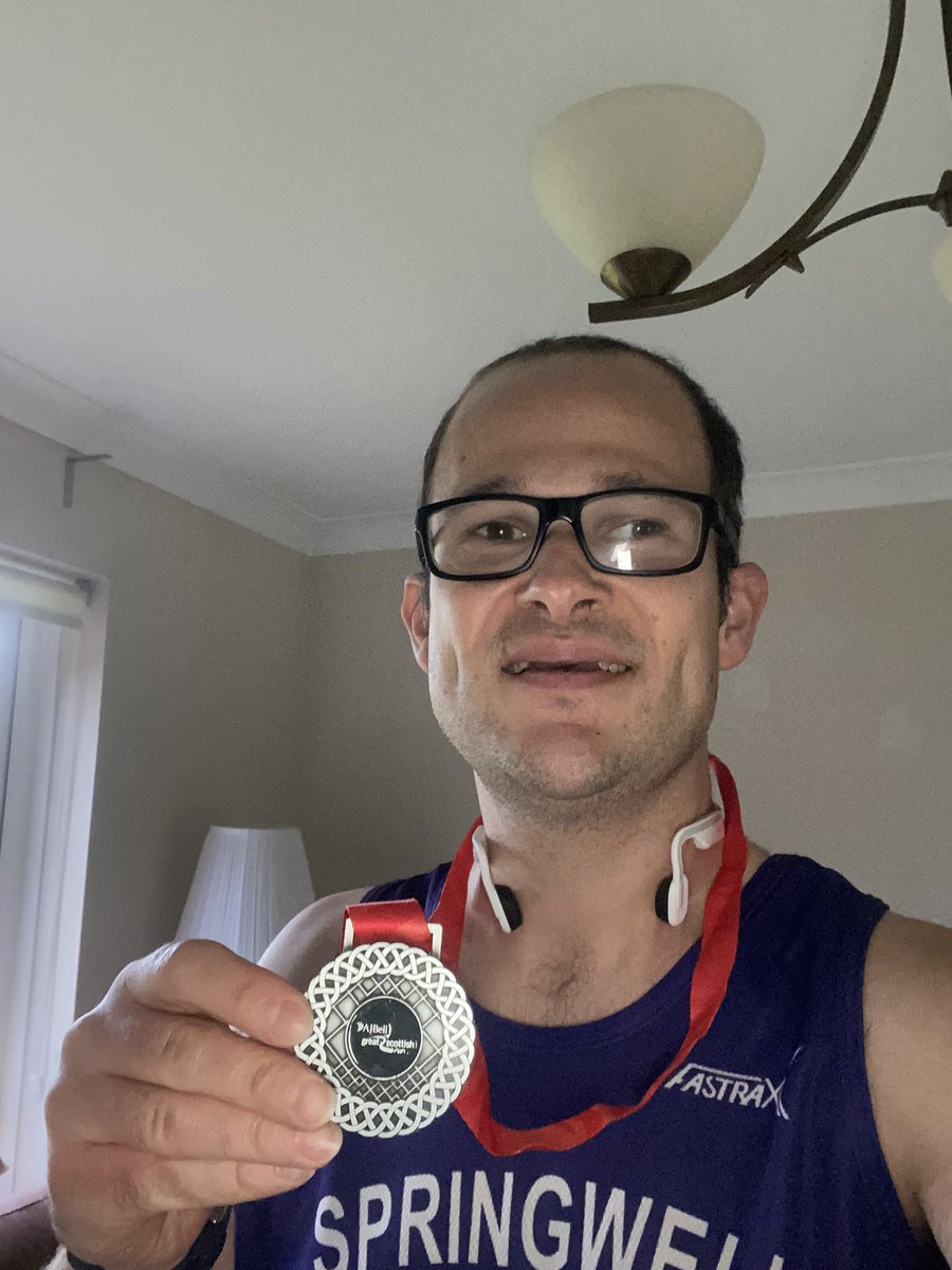15Adamhendy's tweet photo. A great day in Glasgow yesterday for The Great Scottish Run. I’m delighted that I got a PB! 1:57:22 #GreatScottishRun https://t.co/WS2Opg7RxA