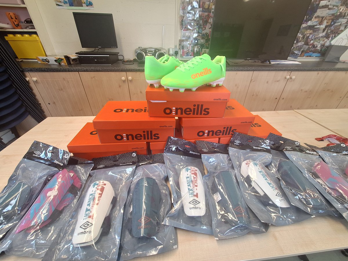 JobstownSCP's tweet photo. A big thank you to Ian Coughlan @CommercialsHur1 for the amazing donations of football boots and shin guards for our new girls football team ⚽️ #girlsinsports #girlsfootball #jobstown #jobstownscp #scpjobstown #tallaght #schoolengagement #schoolcompletionprogramme https://t.co/zzDtBDyWSR