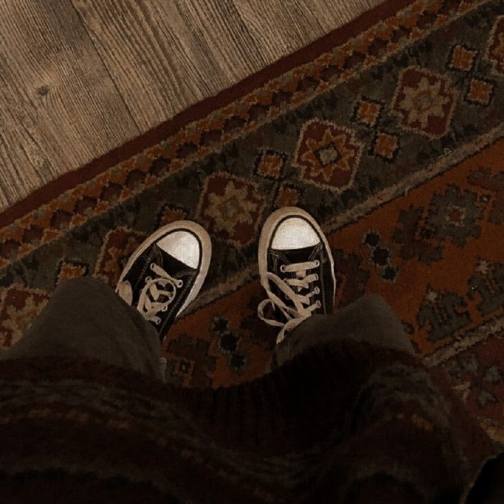 autumn girl tweet media