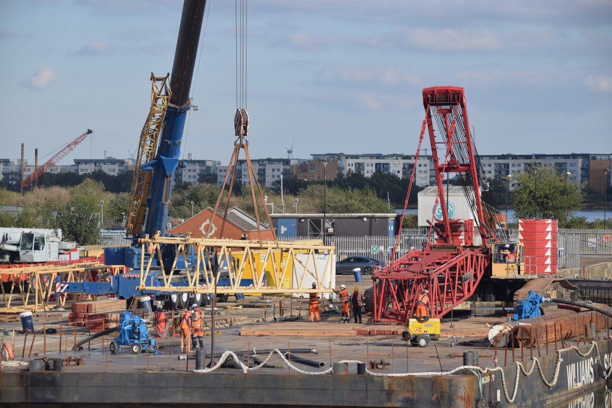 AJBC_1's tweet photo. Today saw the deployment of a @Liebherr_GB #LR1400 #crane on @WillShipping WILCARRY 1717 with @GRSWeGoBeyond #Tug HANS providing the support.
#dlr_blog
#MarineEngineering #Crane #HeavyLift #RiverThames
@HeavyLiftHQ_ https://t.co/7epCzH8jj0