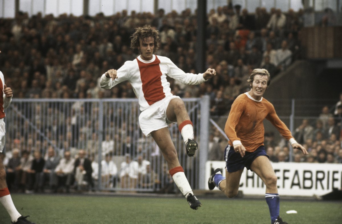 ajaxlife's tweet image. Clubicoon Johan Neeskens is plotseling op 73-jarige leeftijd overleden. De Nees won als speler van #Ajax alles wat er viel te winnen, waaronder de wereldbeker en driemaal de Europacup 1. SV Ajax wenst vrienden en familie heel veel sterkte met dit grote verlies.