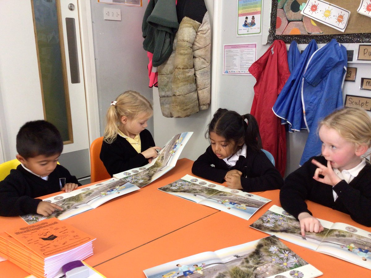 CeciliaScos's tweet photo. The first guided reading session #StCathsReading https://t.co/DnLHhoJOr3