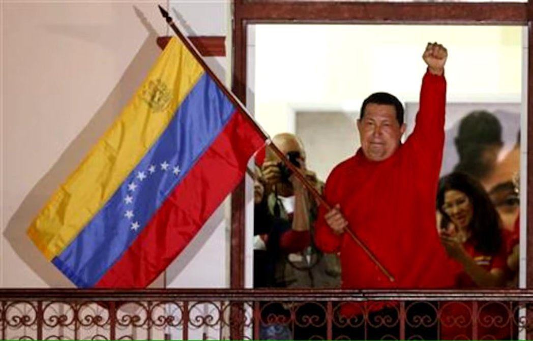 EmbaVECuba's tweet photo. El 07 de Octubre de 2012, el Comandante Eterno Hugo Chávez es reelecto como Presidente de la República, con la icónica campaña electoral “Chávez Corazón de mi Patria”, que alcanzó "la Victoria Perfecta" de un Pueblo que se ha mantenido invicto durante los últimos 25 años. https://t.co/Cj2Cl3EwwU