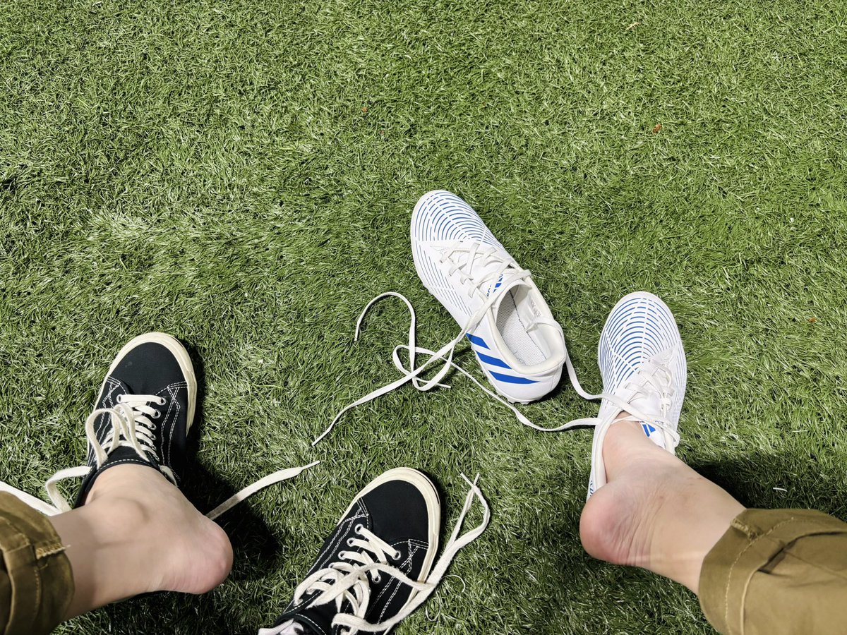 bisuu's tweet photo. 国庆假期 Day 1
带娃；踢球。 https://t.co/t8hX5YzMZO